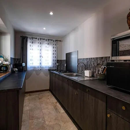 L'echappee De Tatil Evi Boudou